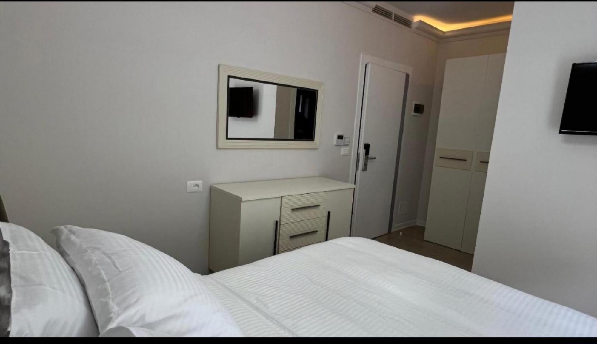 Hotel Demoli Pogradec Exterior foto
